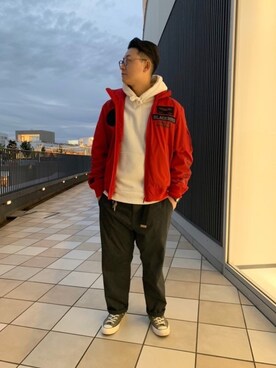 「アイテム（ミリタリージャケット、レッド系）」を使った、U-ki Mizutaniさん（メンズ・178cm）の冬コーディネート