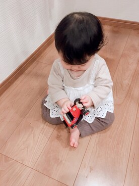 「Birthday（バースデイ）のアイテム（トップス、ベージュ系）」を使った、sake＊taroさん（キッズ・90cm）の冬コーディネート