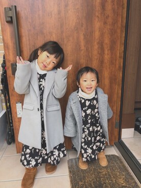 「Right-on（ライトオン）のアイテム（チェスターコート）」を使った、みゅーなさん（キッズ・110cm）の冬コーディネート