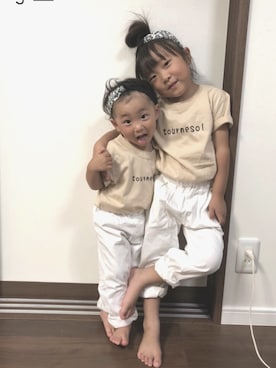 「ベージュTシャツ」｜「アイテム（パンツ）」を使った、みゅーなさん（キッズ・100cm）の夏コーディネート