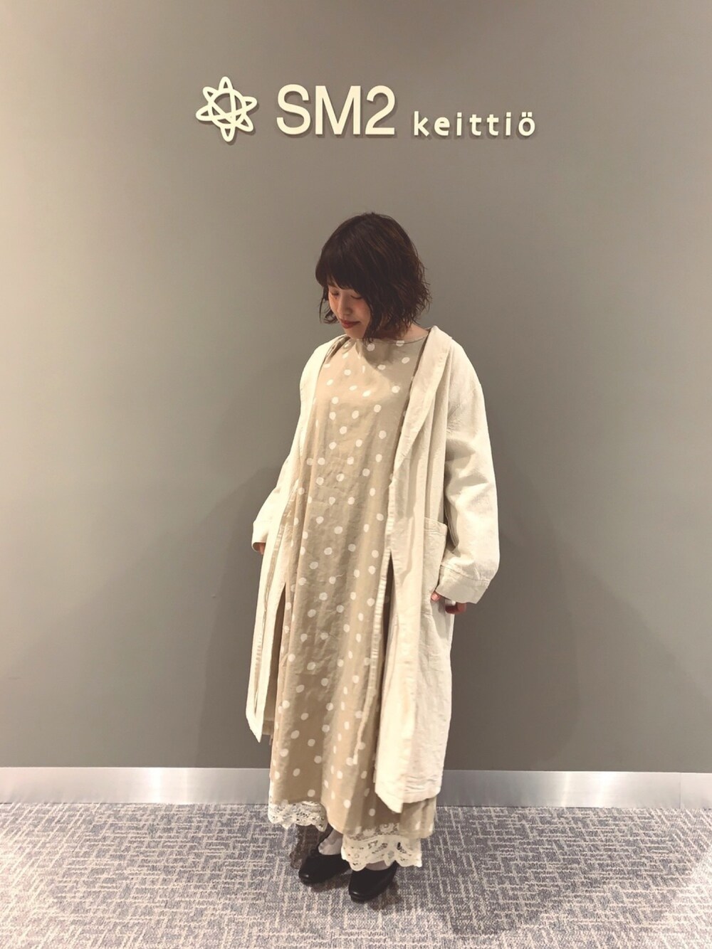 「ベージュコーデ、ワンピース、ドット、ドット柄、バテンレース、ペチパンツ、ナチュラル、ナチュラルガーリー、SM2、Samansa Mos2」｜「Samansa Mos2のドット柄後ろリボンワンピース（ワンピース、ベージュ系）」を使った、yukaさん（レディース・153cm）の春コーディネートの1枚目の写真