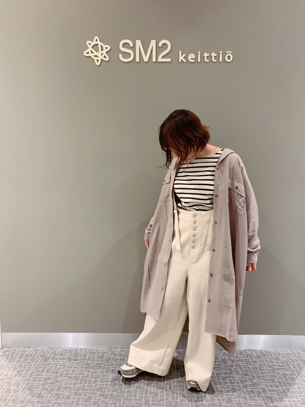 「春コーデ、カジュアルコーデ、サロペット、パンツスタイル、ボーダー、スニーカーコーデ、カジュアル、プチプラコーデ、Samansa Mos2 blue」｜「Samansa Mos2 blueのバスクシャツ（Tシャツ/カットソー、ブラック系）」を使った、yukaさん（レディース・153cm）の春コーディネートの1枚目の写真