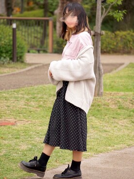 「RETRO GIRL（レトロガール）のアイテム（シャツ/ブラウス、ピンク系）」を使った、瀬良彩華さん（レディース・150cm）の春コーディネート