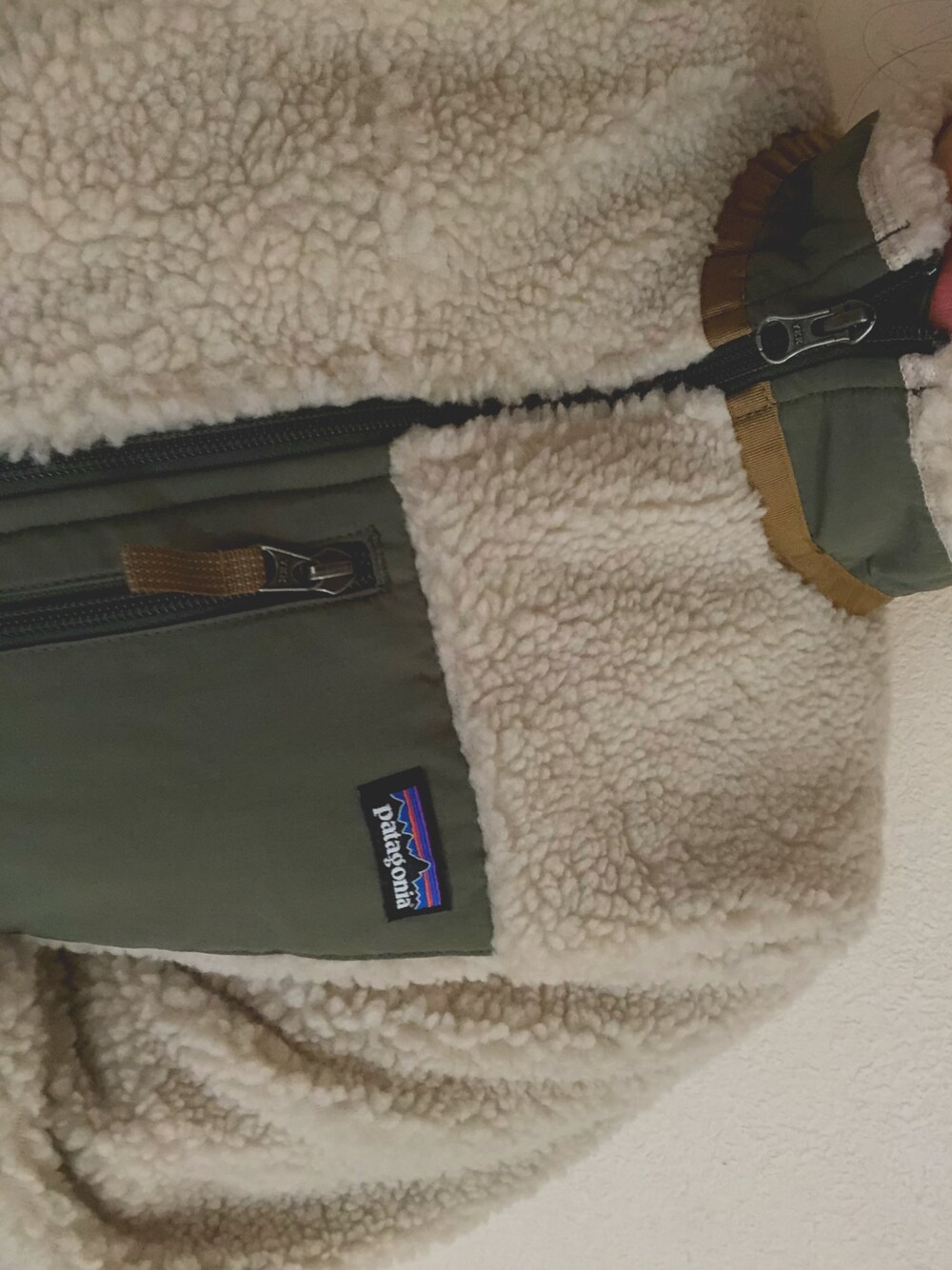 「patagoniaのアイテム（その他アウター、ベージュ系）」を使った、aさん（レディース・150cm）の夏コーディネートの1枚目の写真