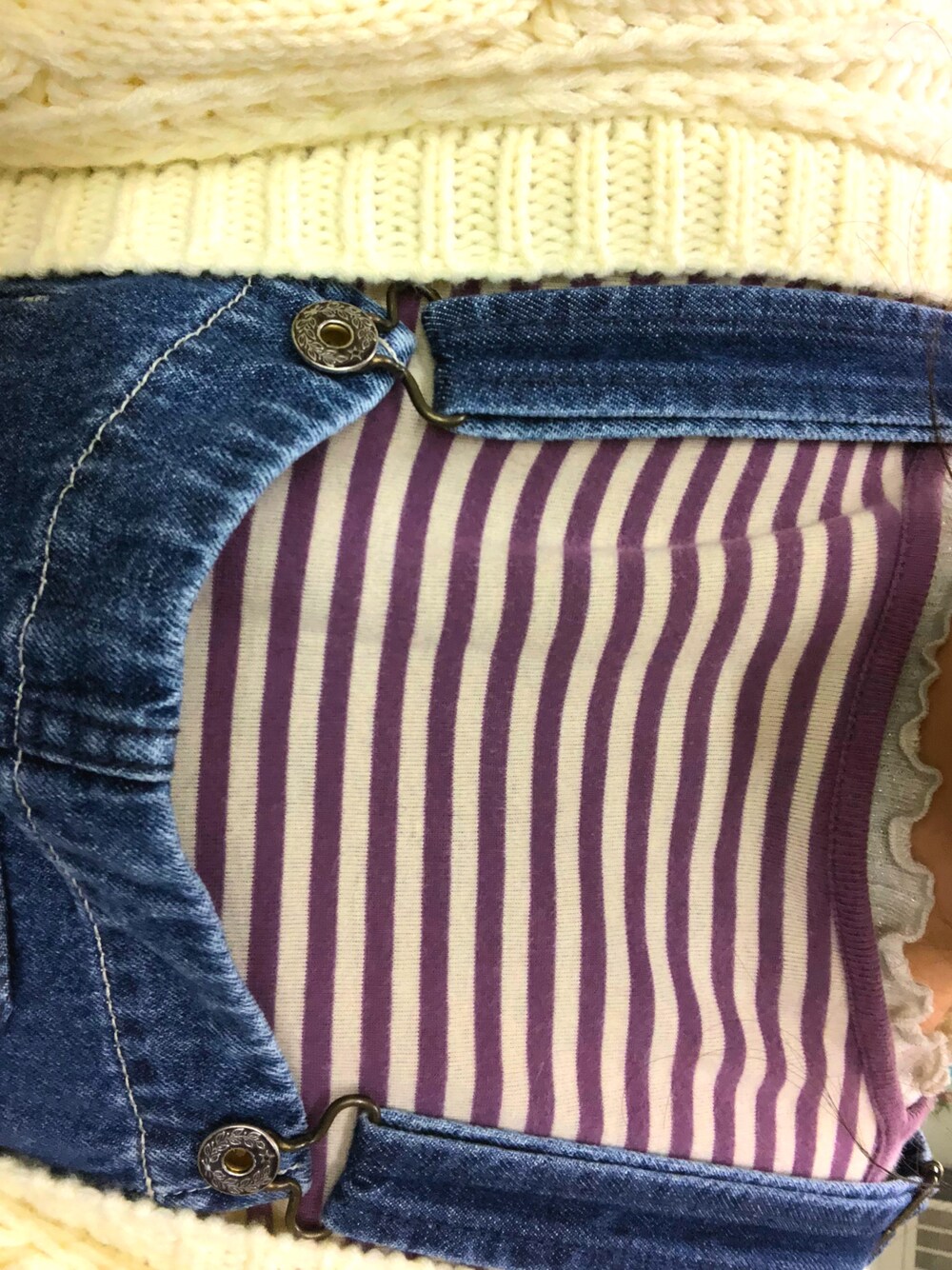 「UNIQLOのアイテム（Tシャツ/カットソー、パープル系）」を使った、aさん（レディース・150cm）の冬コーディネートの1枚目の写真
