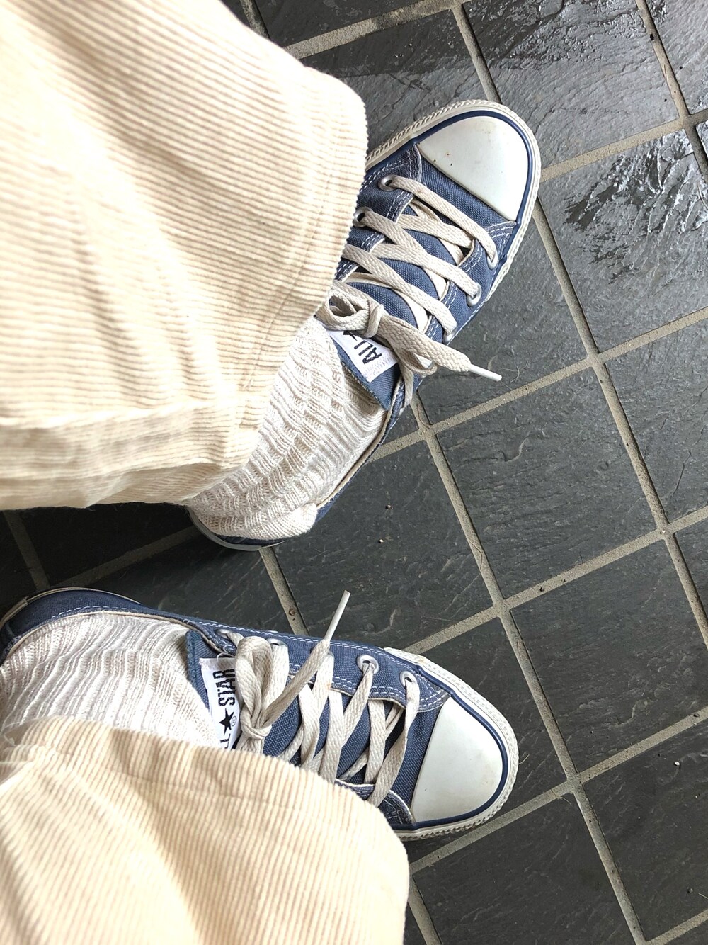 「CONVERSEの【CONVERSE/定番】CANVAS ALLSTAR OX 32160（スニーカー、ブルー系）」を使った、aさん（レディース・150cm）の春コーディネートの1枚目の写真