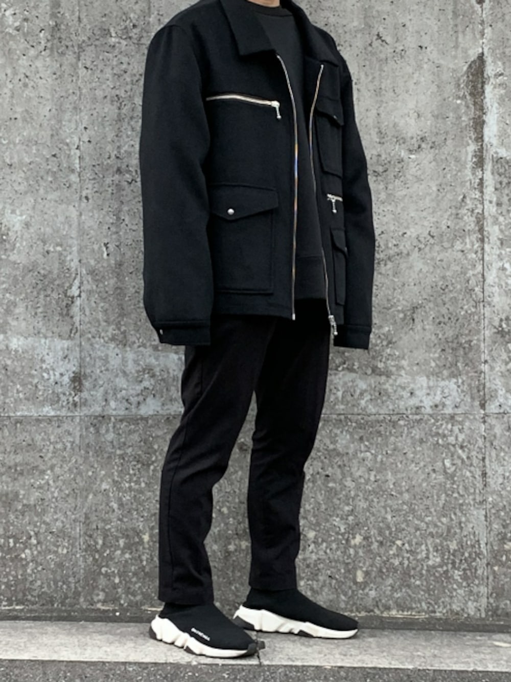 「秋のコーデ、ブラック、おしゃれさんと繋がりたい、モノトーンコーデ」｜「BALENCIAGAのアイテム（シューズ、ブラック系）」を使った、おーたさん（メンズ・155cm）の秋コーディネートの1枚目の写真