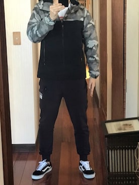 「BASECONTROL（ベースコントロール）のアイテム（パンツ）」を使った、山参さん（メンズ・180cm）の冬コーディネート
