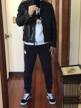 「CONVERSE（コンバース）のアイテム（パーカー）」を使った、山参さん（メンズ・180cm）の冬コーディネート