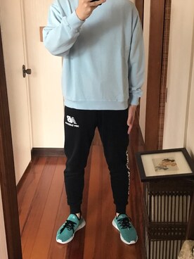 「LAKOLE（ラコレ）のアイテム（スウェット）」を使った、山参さん（メンズ・180cm）の冬コーディネート
