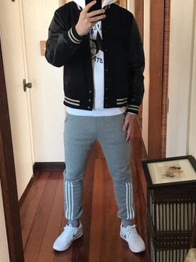 「CONVERSE（コンバース）のアイテム（パーカー）」を使った、山参さん（メンズ・180cm）の冬コーディネート