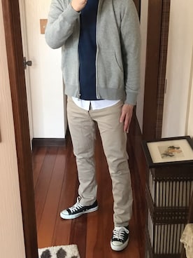 「H&M（エイチ・アンド・エム）のアイテム（シャツ/ブラウス、ホワイト系）」を使った、山参さん（メンズ・180cm）の春コーディネート