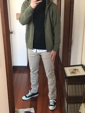 「H&M（エイチ・アンド・エム）のアイテム（シャツ/ブラウス、ホワイト系）」を使った、山参さん（メンズ・180cm）の春コーディネート