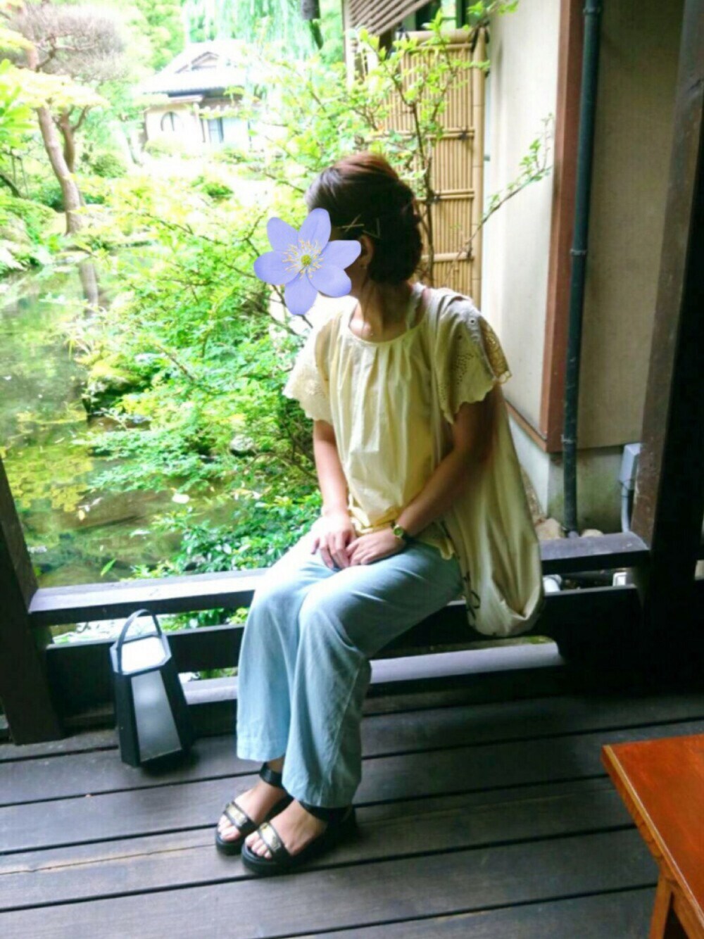 「夏コーデ、シンプルスタイル、オトナカジュアル、サンダル、ワイドパンツ、ヘアアレンジ、ジーユー、ゆるコーデ、プチプラ、ベルイエロー、美女と野獣キャンペーン」｜「earth music&ecologyのアイテム（シャツ/ブラウス、イエロー系）」を使った、chocotan＊さん（レディース・162cm）の夏コーディネートの1枚目の写真