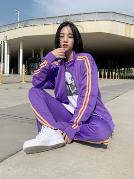 「NERDY（ノルディ）のアイテム（スタジャン）」を使った、Ting Jianさん（レディース・160cm）の秋コーディネート