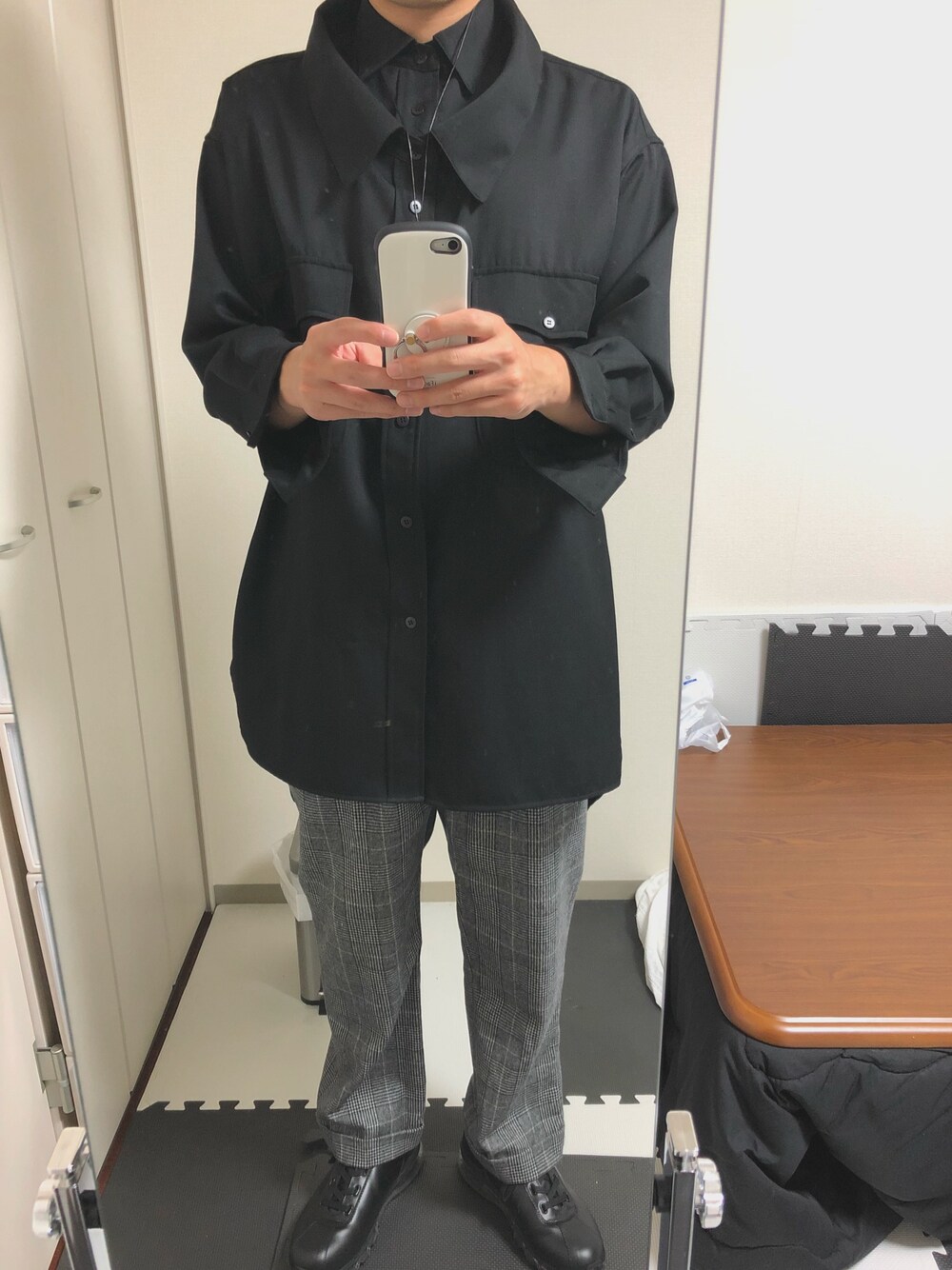 「秋コーデ、ビッグシルエット、古着MIX、ロールアップ」｜「MIHARAYASUHIROのアイテム（シャツ/ブラウス、ブラック系）」を使った、yamaimoさん（メンズ・183cm）の秋コーディネートの1枚目の写真