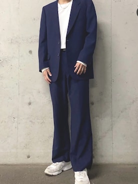 「古着のアイテム（スラックス、ブルー系）」を使った、気分屋さん（メンズ）の春コーディネート