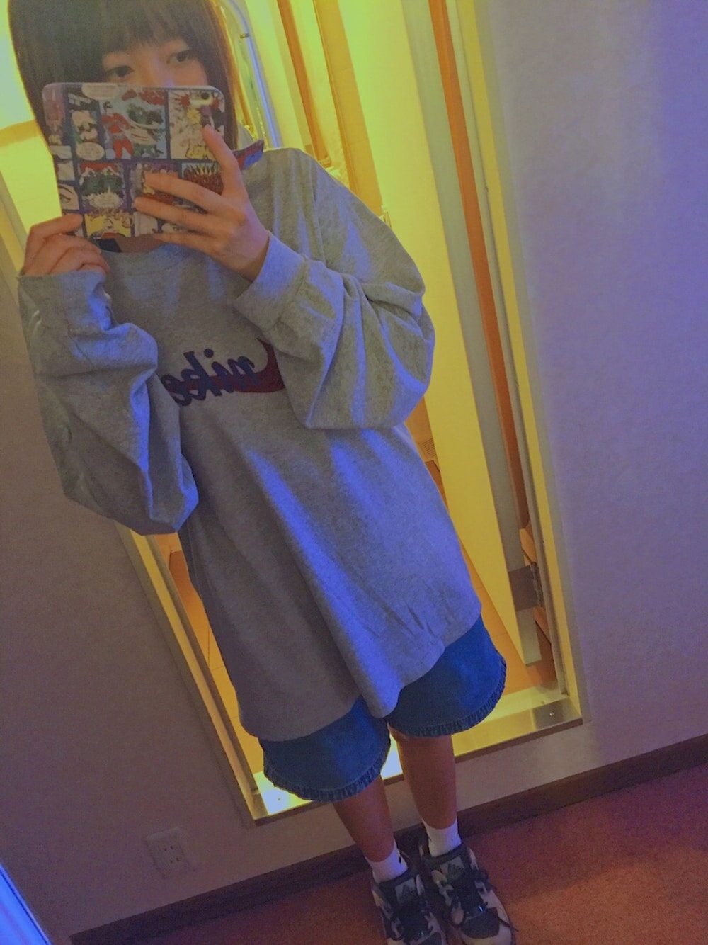 「NIKE、adidas、古着、だぼだぼ、古着MIX、ストリート、GAP、ootd、アメカジ、メンズライク」｜「NIKEのアイテム（Tシャツ/カットソー、グレー系）」を使った、アカナさん（レディース・161cm）の冬コーディネートの1枚目の写真