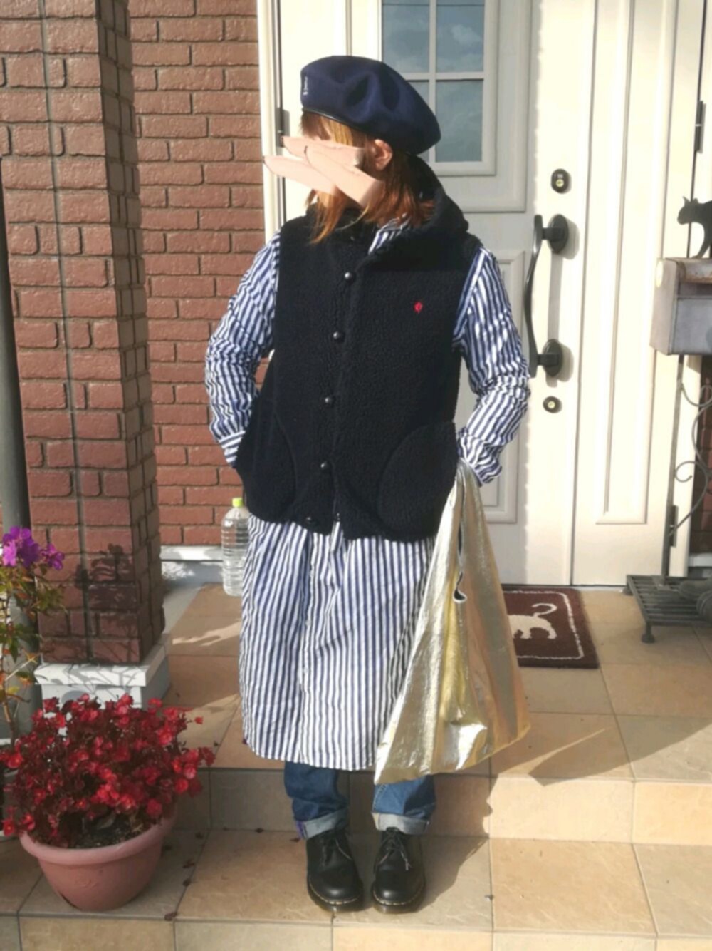 「秋コーデ、ベレー帽、KANGOL、Dr.Martens、ストライプワンピース、GYMPHLEX、ボアベスト、BEAMS BOY、エコバッグ、低身長」｜「KANGOLの【KANGOL】SMU Tropic Big Monty/【カンゴール】 トロピック ビッグ モンティ ベレー（ハンチング/ベレー帽、ブルー系）」を使った、ゆきだるま☆さん（レディース・148cm）の秋コーディネートの1枚目の写真