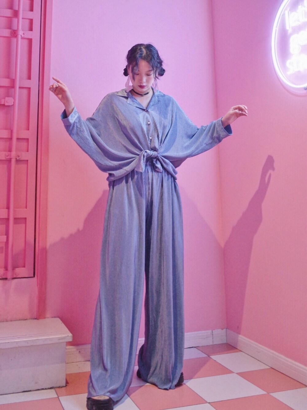 「LAZY LIMITEDのアイテム（シャツ/ブラウス、ブルー系）」を使った、lazyちゃんさん（レディース・167cm）の冬コーディネートの1枚目の写真