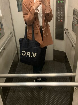 「KBF+（ケービーエフプラス）のアイテム（テーラードジャケット）」を使った、レイさん（レディース・163cm）の春コーディネート