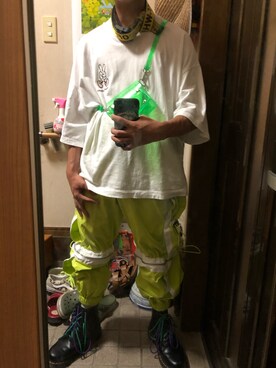 「アイテム（カーゴパンツ、イエロー系）」を使った、りりんりり［U50］さん（メンズ・163cm）の夏コーディネート