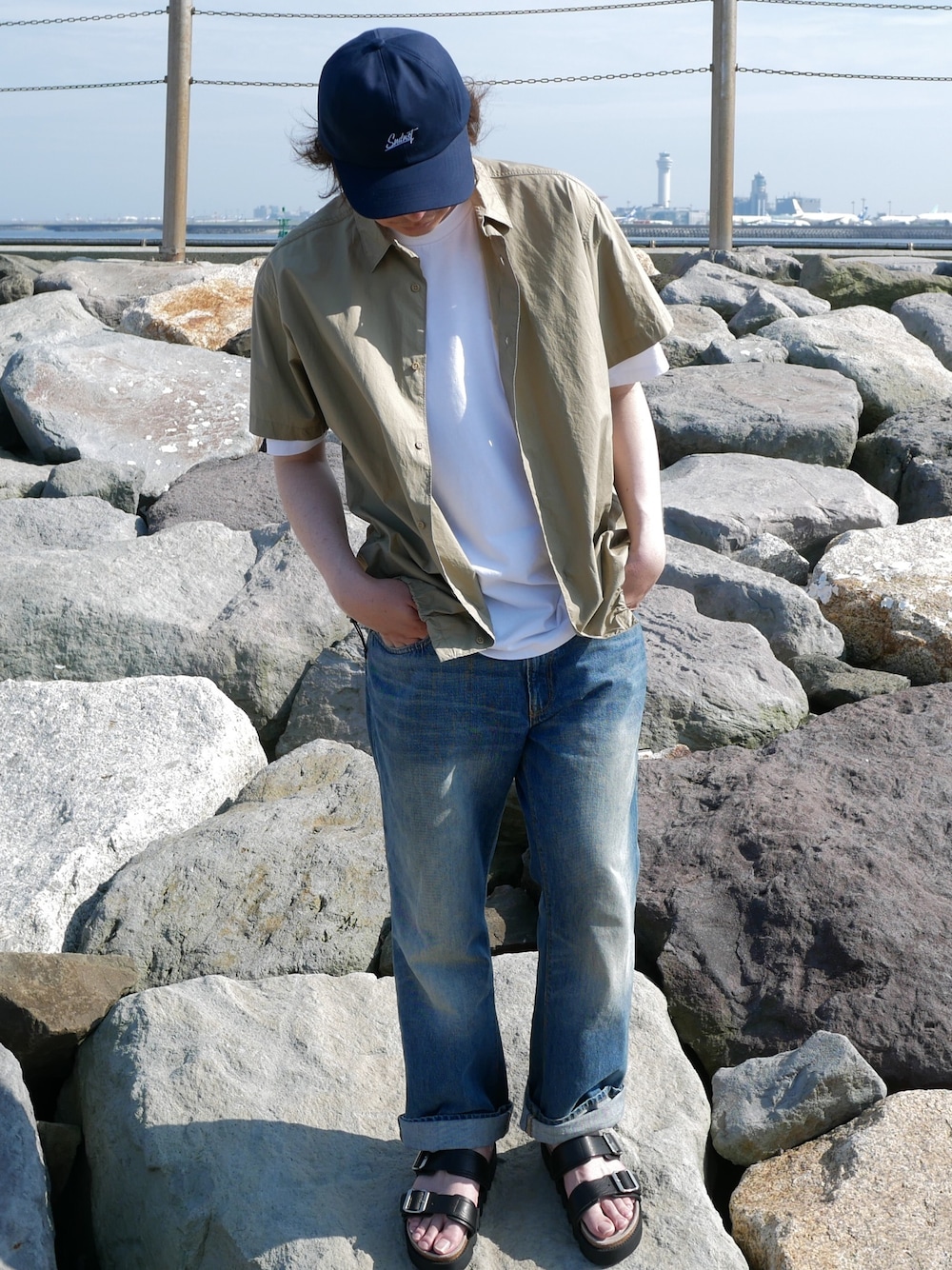「Sandinista、post amenities、maisonspecial、休日スタイル、白Tシャツ、古着コーデ、デニム、厚底サンダル、サンダル、キャップ」｜「post amenitiesのPerfecTee 2020（Tシャツ/カットソー、その他）」を使った、甲斐マイクさん（メンズ・183cm）の夏コーディネートの1枚目の写真