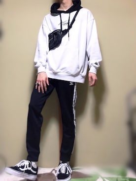 しなさんのコーディネート