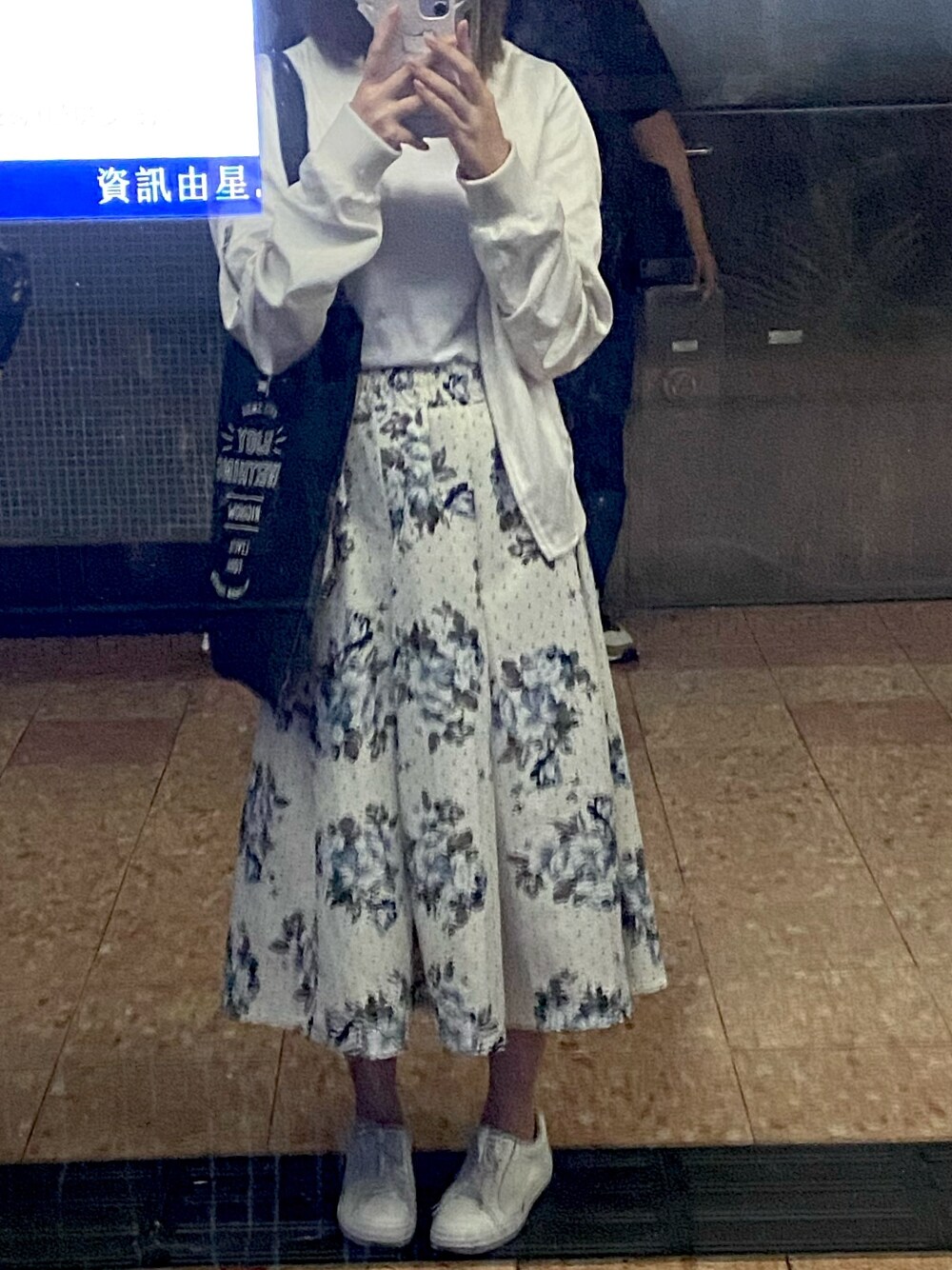 「しまむらのアイテム（スカート、ホワイト系）」を使った、sherinshさん（レディース・156cm）の夏コーディネートの1枚目の写真