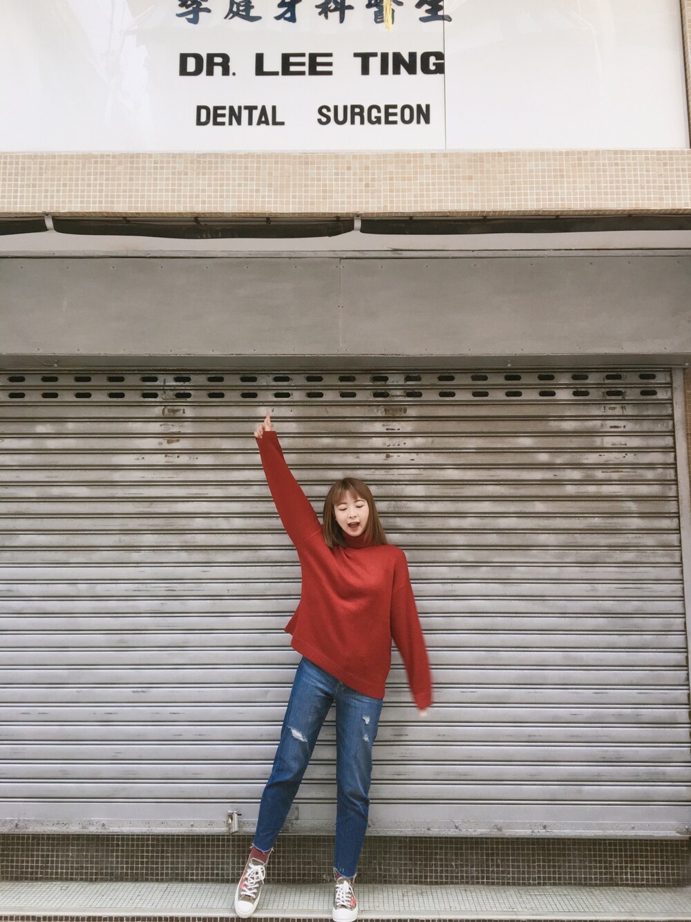 「girl、COMME des GARCONS、converse、Hong Kong、hongkong、hongkonggirl、red、CNY、chinese new year」｜「GENQUOのアイテム（ニット/セーター、レッド系）」を使った、92さん（レディース・163cm）の冬コーディネートの1枚目の写真