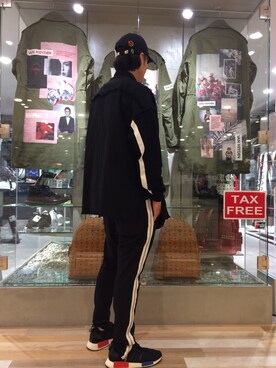 「L.H.P（エルエイチピー）のアイテム（パンツ）」を使った、SHINYA KASHIWAGIさん（メンズ・177cm）の秋コーディネート