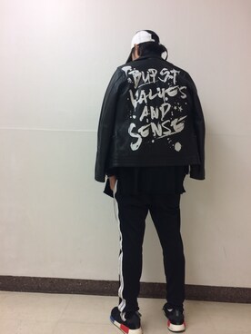 「L.H.P（エルエイチピー）のアイテム（パンツ）」を使った、SHINYA KASHIWAGIさん（メンズ・177cm）の秋コーディネート