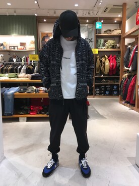「BlackEyePatch（ブラックアイパッチ）のアイテム（パーカー）」を使った、SHINYA KASHIWAGIさん（メンズ・177cm）の秋コーディネート