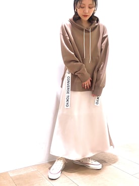 「CONVERSE TOKYO（コンバーストウキョウ）のサイドロゴラインパーカー（パーカー、ブラウン系）」を使った、SANAさん（レディース・153cm）の冬コーディネート