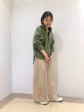 「CONVERSE TOKYO（コンバーストウキョウ）のバックプリントBIGブラウス（シャツ/ブラウス、グリーン系）」を使った、SANAさん（レディース・153cm）の冬コーディネート