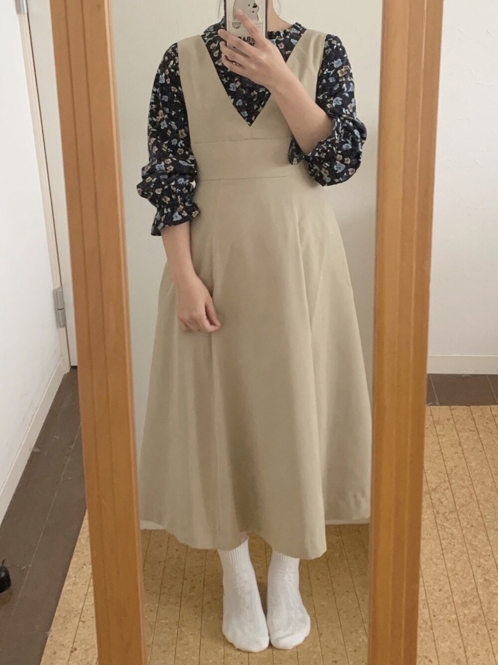 「girl、floral、picnic、ロングスカート」｜「MAJESTIC LEGONのバックレースアップジャンスカ（ジャンパースカート、ベージュ系）」を使った、やさい🥑さん（レディース・155cm）の春コーディネートの1枚目の写真