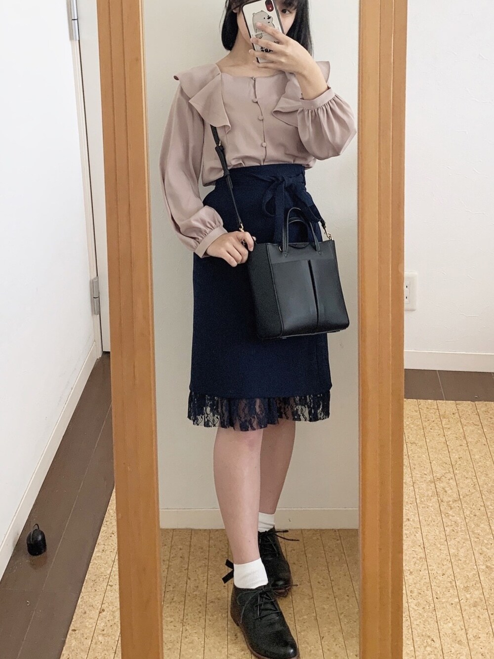 「spring、pink、Anya Hindmarch、MAJESTIC LEGON、Samansa Mos2、Cute」｜「ANYA HINDMARCHのアイテム（ショルダーバッグ、ブラック系）」を使った、やさい🥑さん（レディース・155cm）の春コーディネートの1枚目の写真