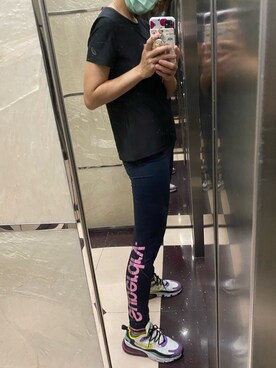 「ASICS（アシックス）のアイテム（トップス）」を使った、MadMag Yan🐽さん（レディース・157cm）の秋コーディネート