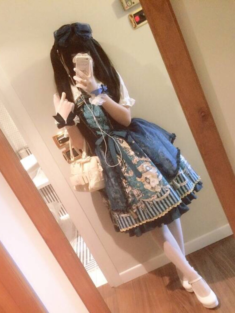「Krad Lanreteのアイテム（ワンピース、ブルー系）」を使った、Yukoooooo:oさん（レディース・158cm）の春コーディネートの1枚目の写真