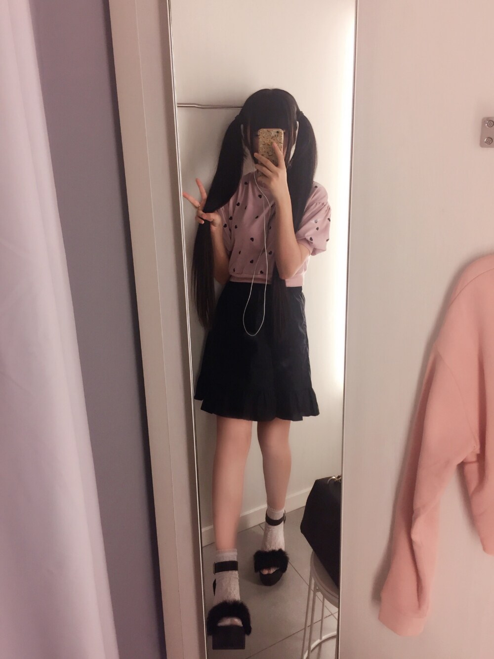 「E hyphen world gallery Bon Bonの・ハートエンブロイダリープルオーバー（Tシャツ/カットソー、ピンク系）」を使った、Yukoooooo:oさん（レディース・158cm）の秋コーディネートの1枚目の写真