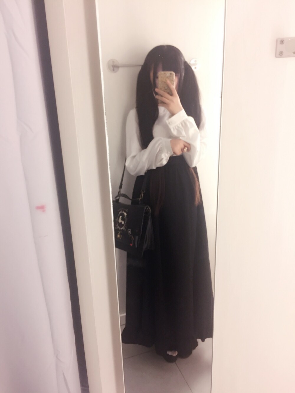「axes femmeのシルエット柄３ＷＡＹＢＡＧ（ボストンバッグ、ブラック系）」を使った、Yukoooooo:oさん（レディース・158cm）の秋コーディネートの1枚目の写真