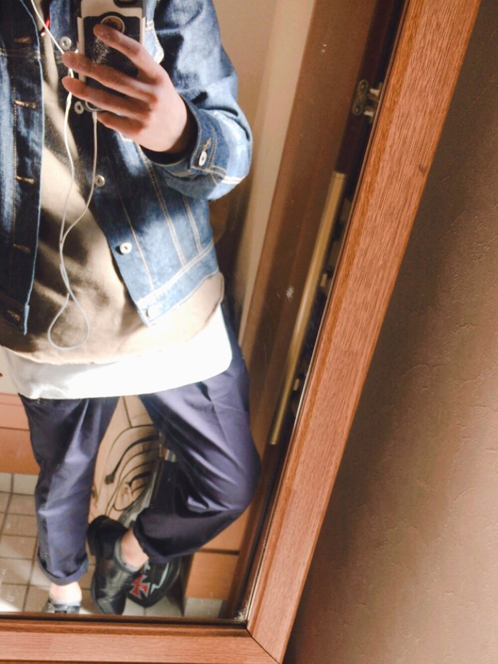 「GUのアイテム（パンツ、ブラック系）」を使った、そのへんの17歳さん（メンズ・177cm）の冬コーディネートの1枚目の写真