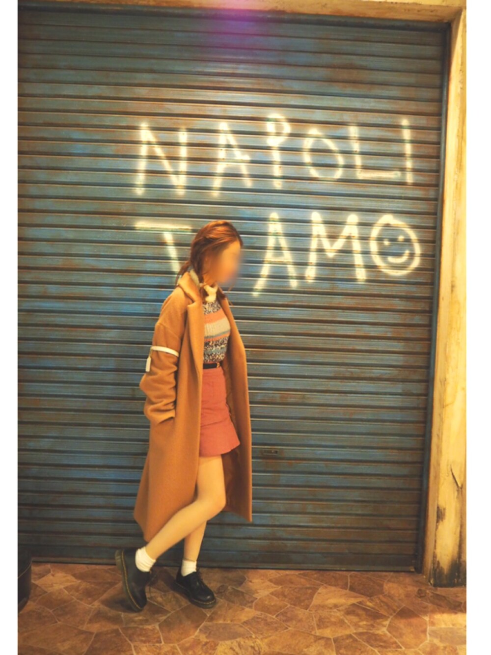 「バレンタイン、COACH、シンプルコーデ、カジュアルコーデ、デート、Dr.Martens、リュック、ニット、dazzlin、dholic」｜「Mila Owenのバックベルトチェスターコート（チェスターコート、イエロー系）」を使った、moeÜさん（レディース・158cm）の冬コーディネートの1枚目の写真