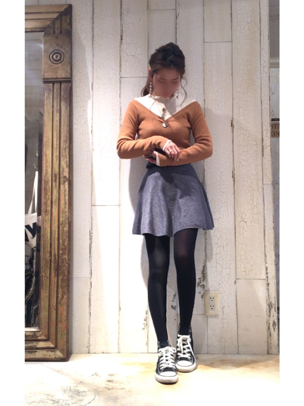 「カジュアル、シンプル、春、スカート、snidel、dholic、converse、スニーカー、ZARA、オフショル」｜「SNIDELのオフショルダーリブニットプルオーバー（ニット/セーター、イエロー系）」を使った、moeÜさん（レディース・158cm）の冬コーディネートの1枚目の写真
