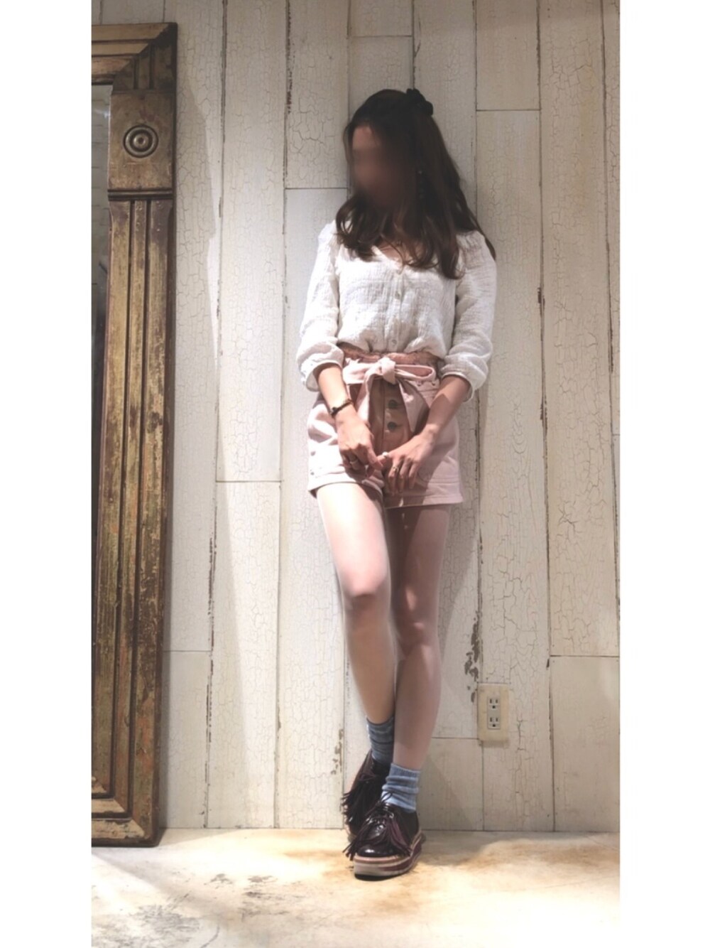 「シンプルコーデ、オトナ女子、ootd、春色、ピンク、Lily Brown、Rosarymoon、ZARA、お洒落さんとつながりたい、アクセサリー」｜「Rosarymoonのrs487-ベルテッドシャーリングブラウス（シャツ/ブラウス、ホワイト系）」を使った、moeÜさん（レディース・158cm）の春コーディネートの1枚目の写真
