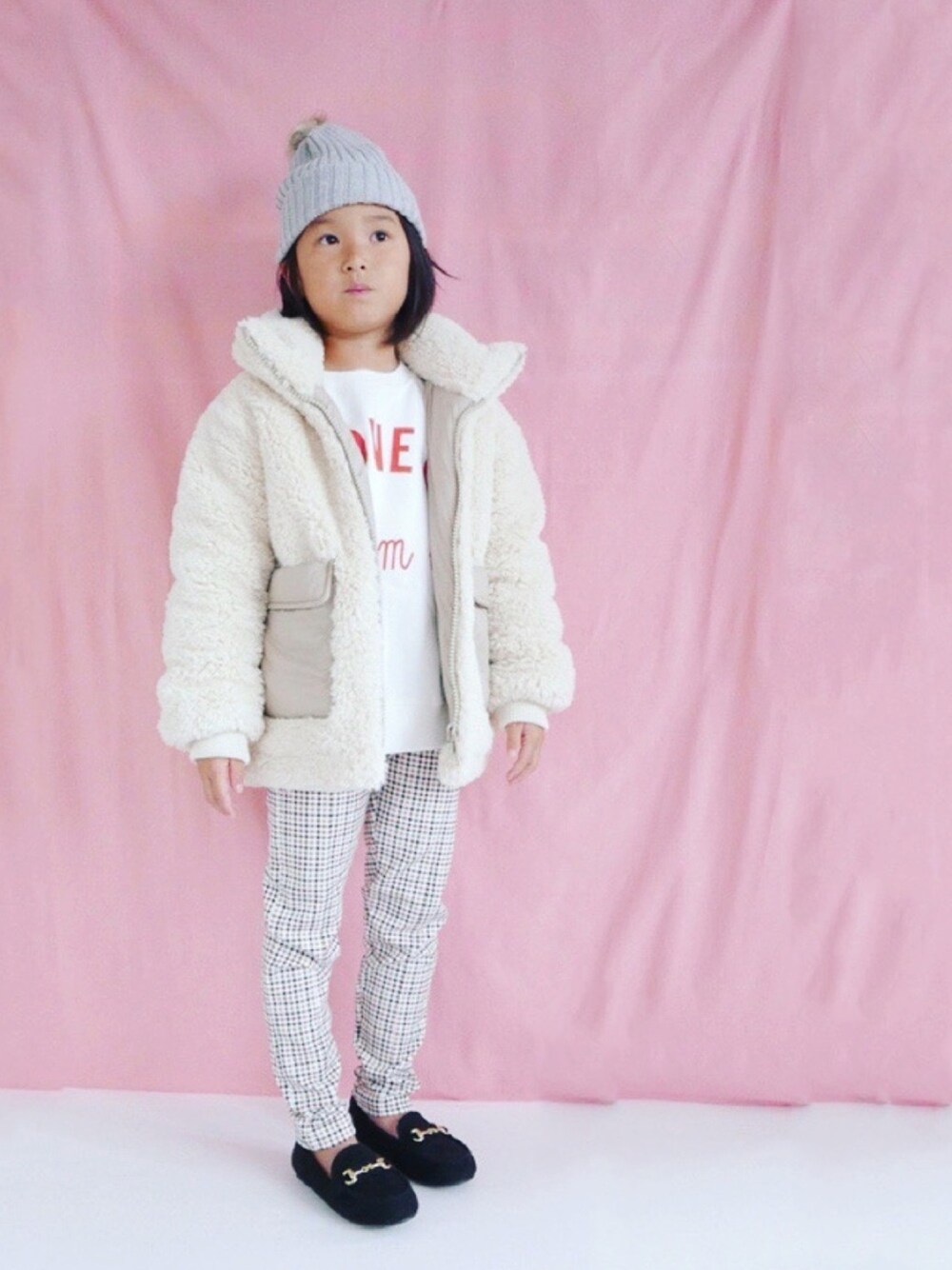 「モコモコアウター、冬コーデ」｜「ZARA KIDSのアイテム（その他アウター、ホワイト系）」を使った、コフィさん（キッズ・120cm）の冬コーディネートの1枚目の写真