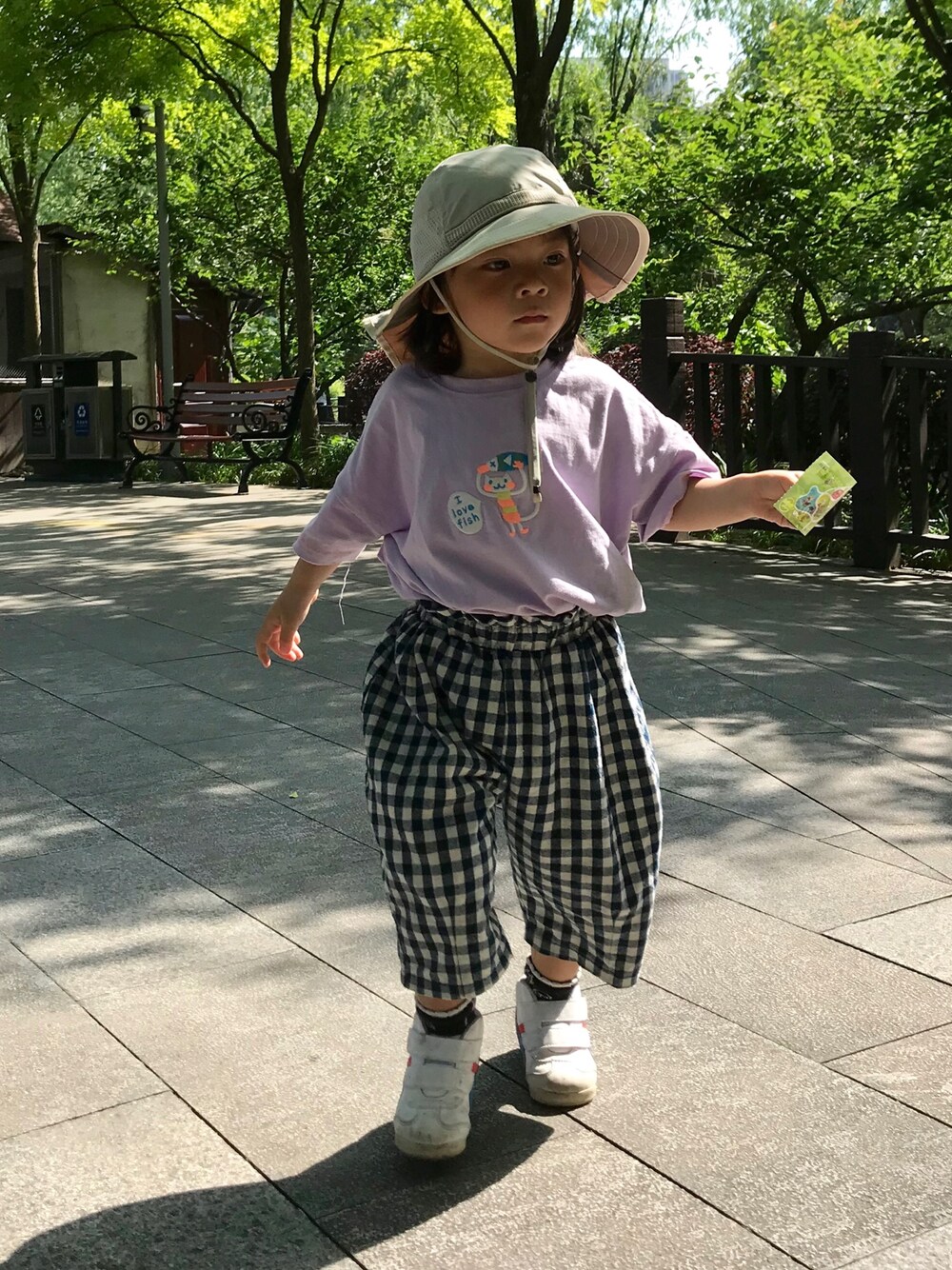 「韩代のアイテム（トップス、パープル系）」を使った、momomomomomoさん（キッズ・90cm）の春コーディネートの1枚目の写真