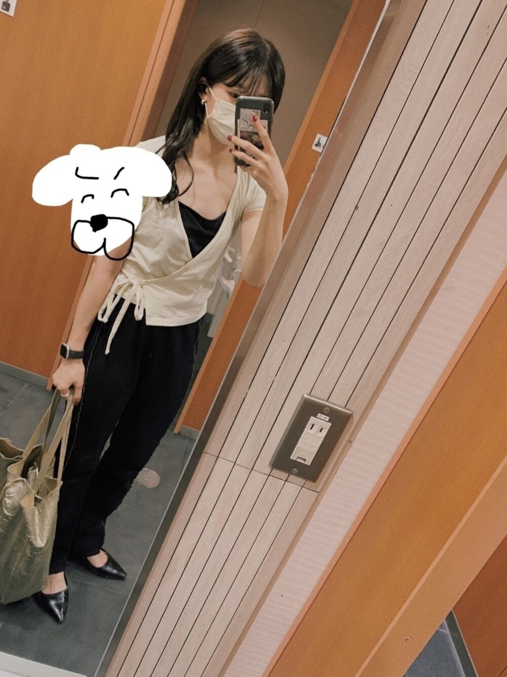 「今日のコーデ、パンツスタイル、レイヤードスタイル、着回しコーデ、BEAMS、リブパンツ、トートバッグ、いいね、save、フォローお願いします🤑」｜「inugasukiのアイテム（その他、ホワイト系）」を使った、inugasukiさん（レディース・165cm）の秋コーディネートの1枚目の写真