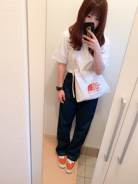 「アイテム（トートバッグ、レッド系）」を使った、RENAさん（レディース・155cm）の春コーディネート