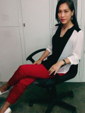 「MANGO（マンゴ）のアイテム（スラックス）」を使った、WaiChingさん（レディース・165cm）の冬コーディネート